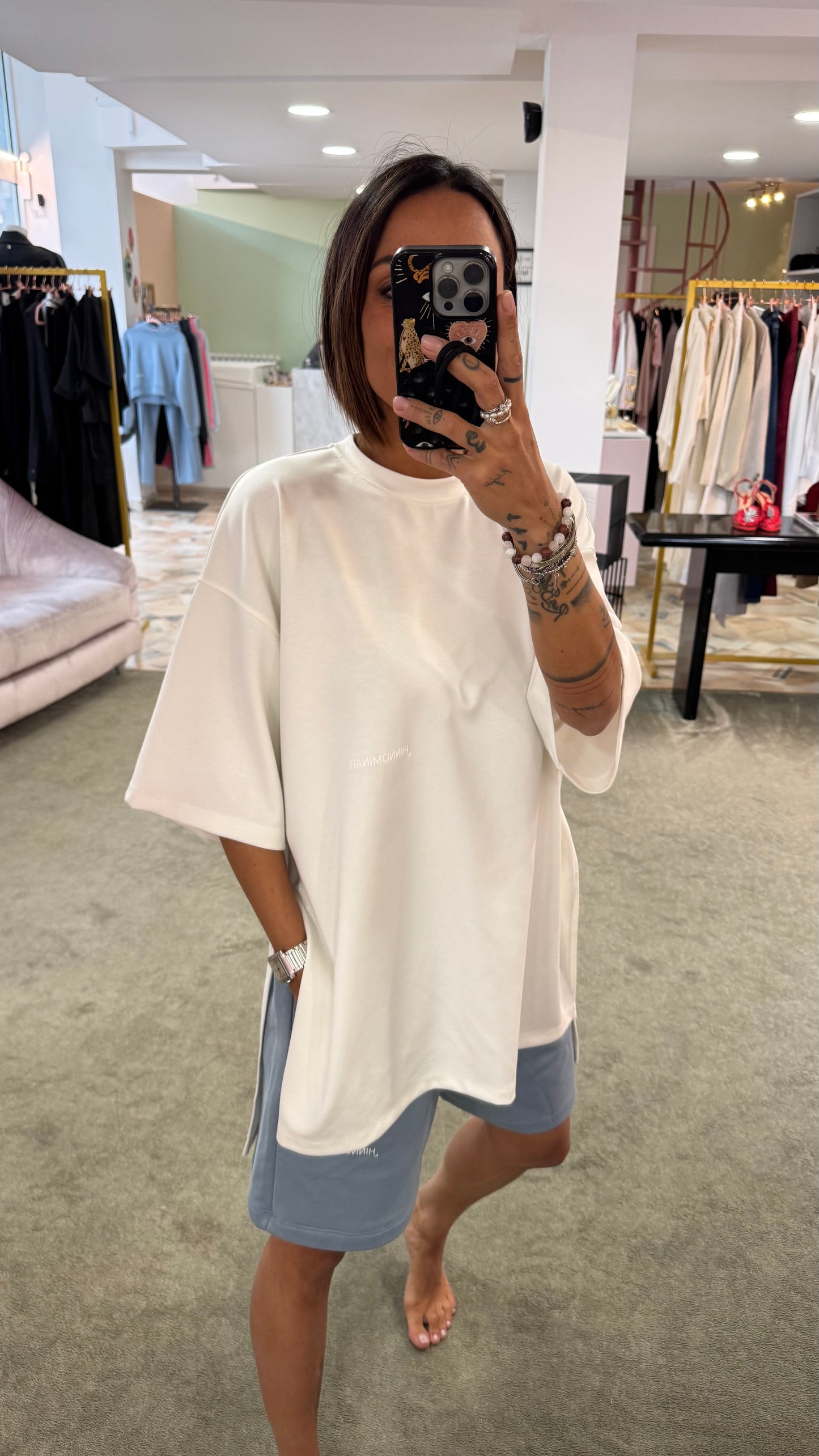 T-shirt bianca panna over in modal con spacchi hinnominate