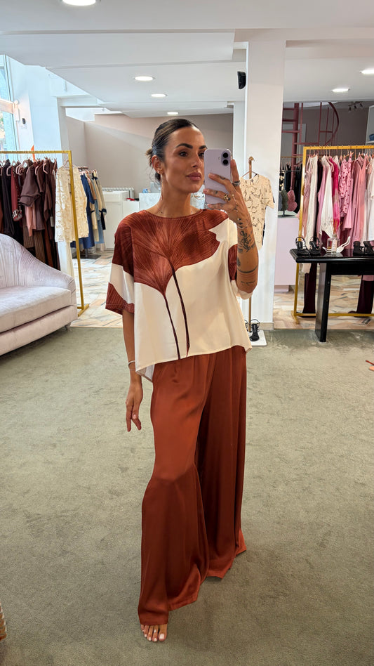 Blusa panna fantasia foglie mattone ay