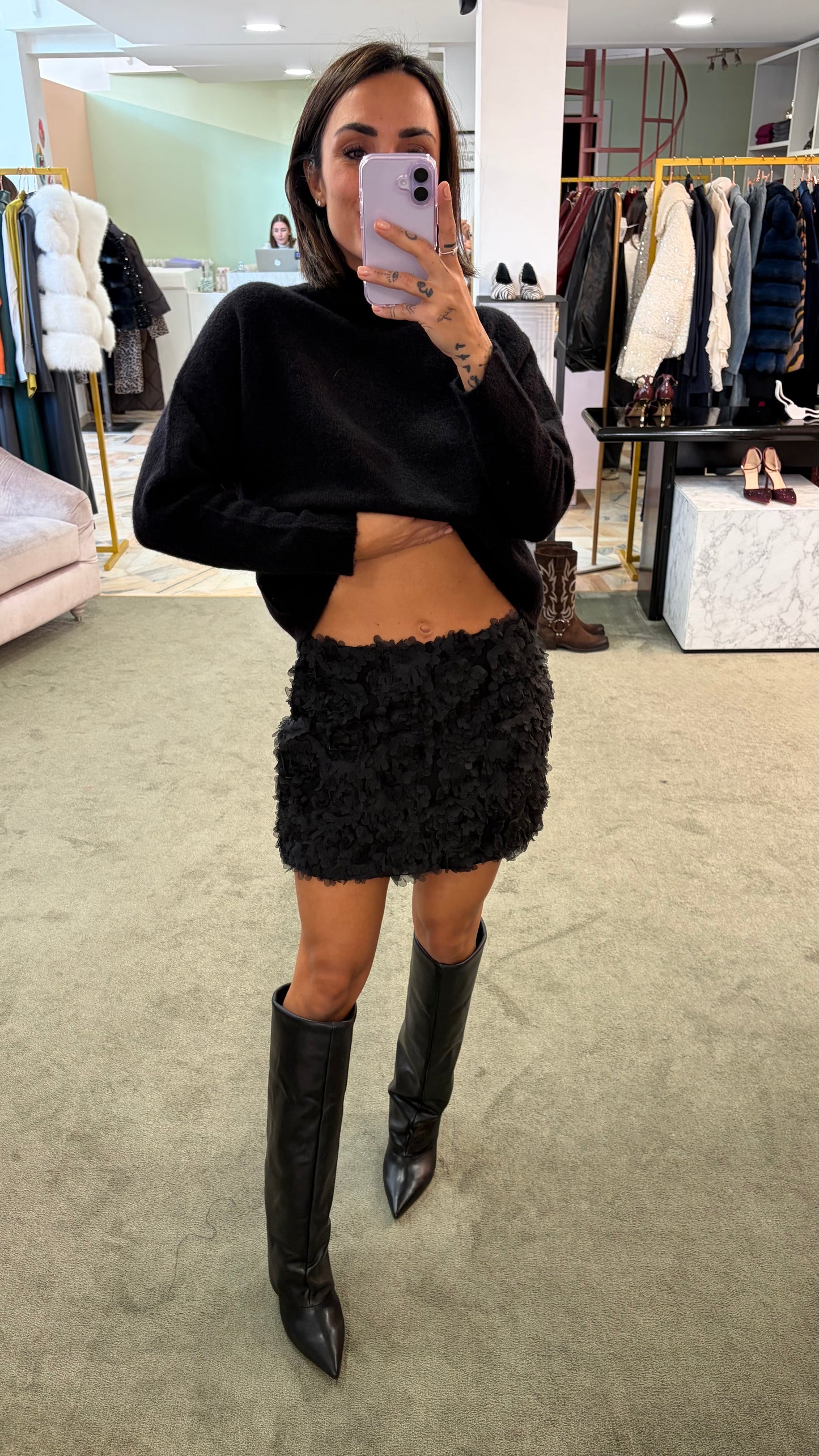 Minigonna nera con roselline in tulle gl