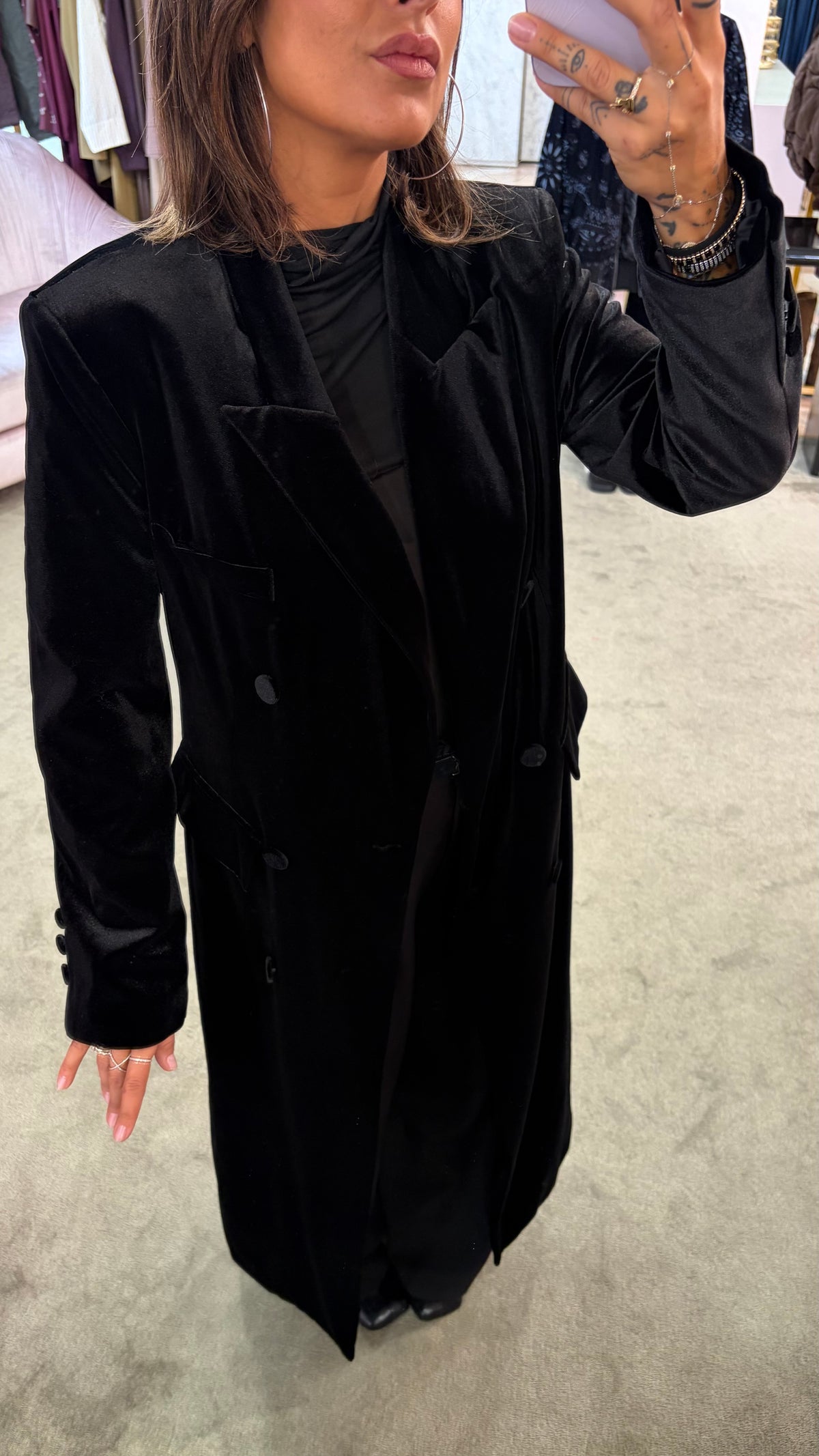 Cappotto lungo nero in velluto Don't@Me