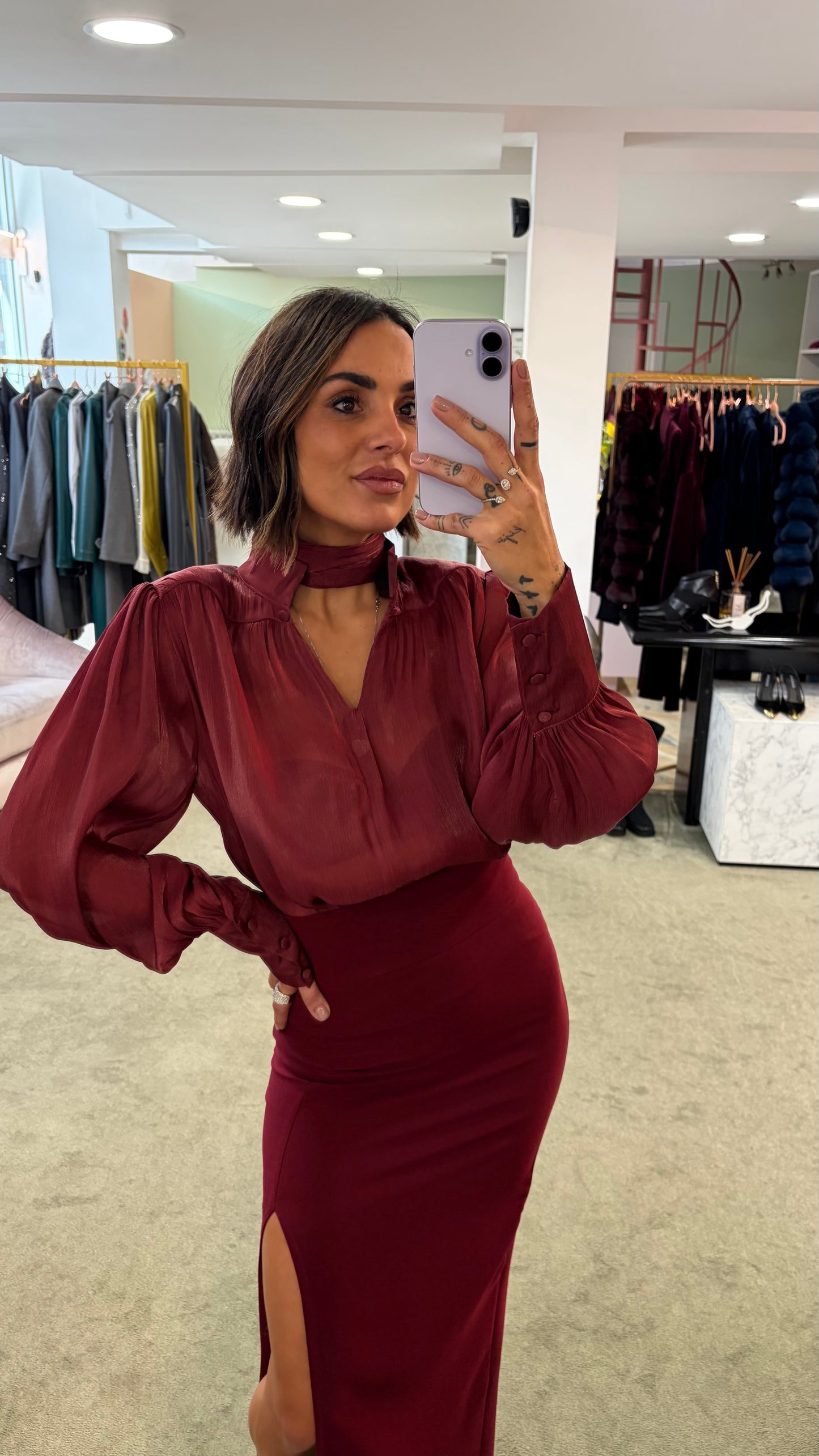 Camicia bordeaux satin con sciarpina Actualee