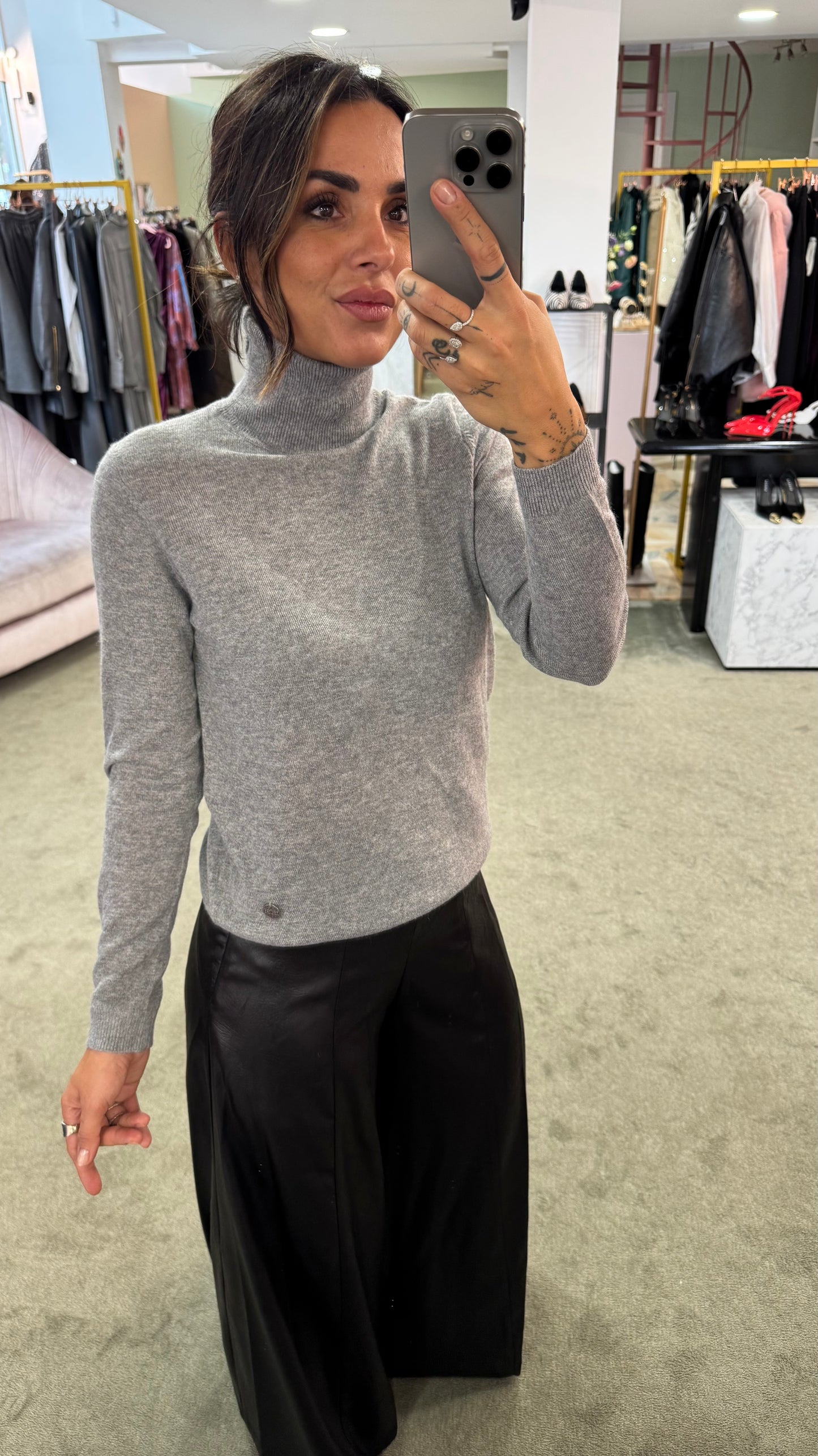 Dolcevita grigio in angora tk