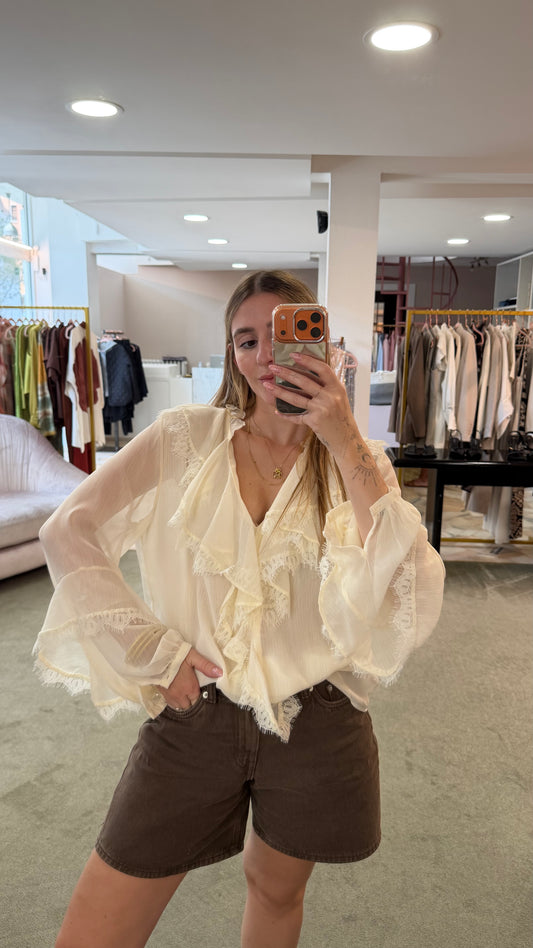 Camicia crema in crepe volant e pizzo gl