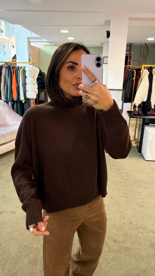 Dolcevita marrone a scatola in angora doppio filo tk