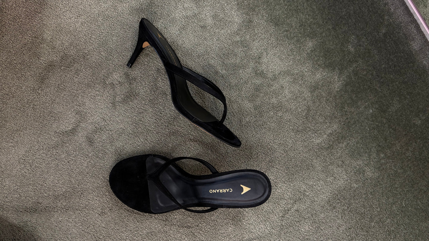 Infradito nero con tacco in suede