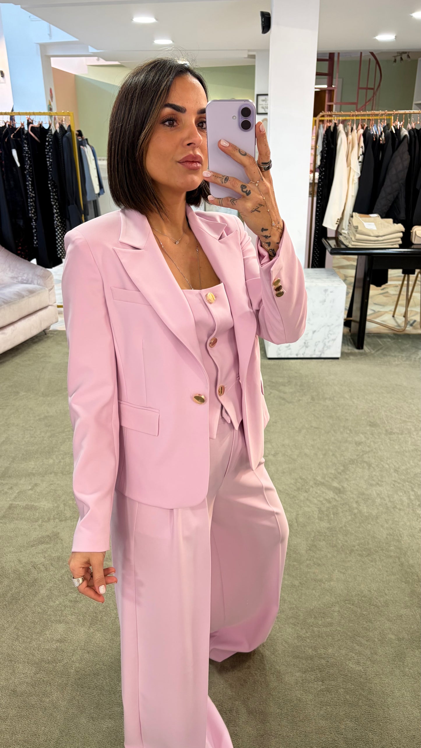 Gilet rosa scollo squadrato e bottoni oro fr