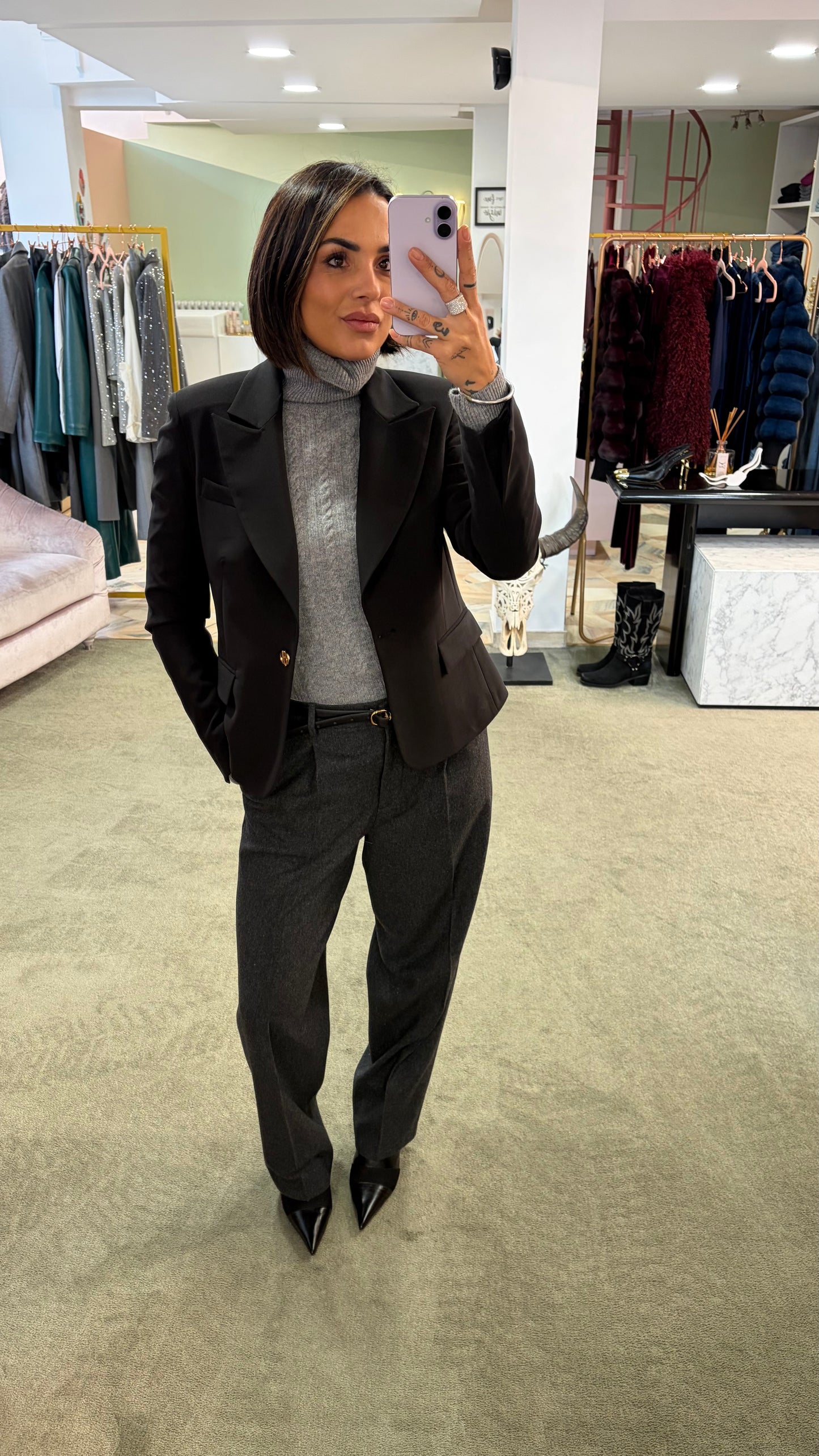 Pantaloni grigio scuro barrel con pences sl