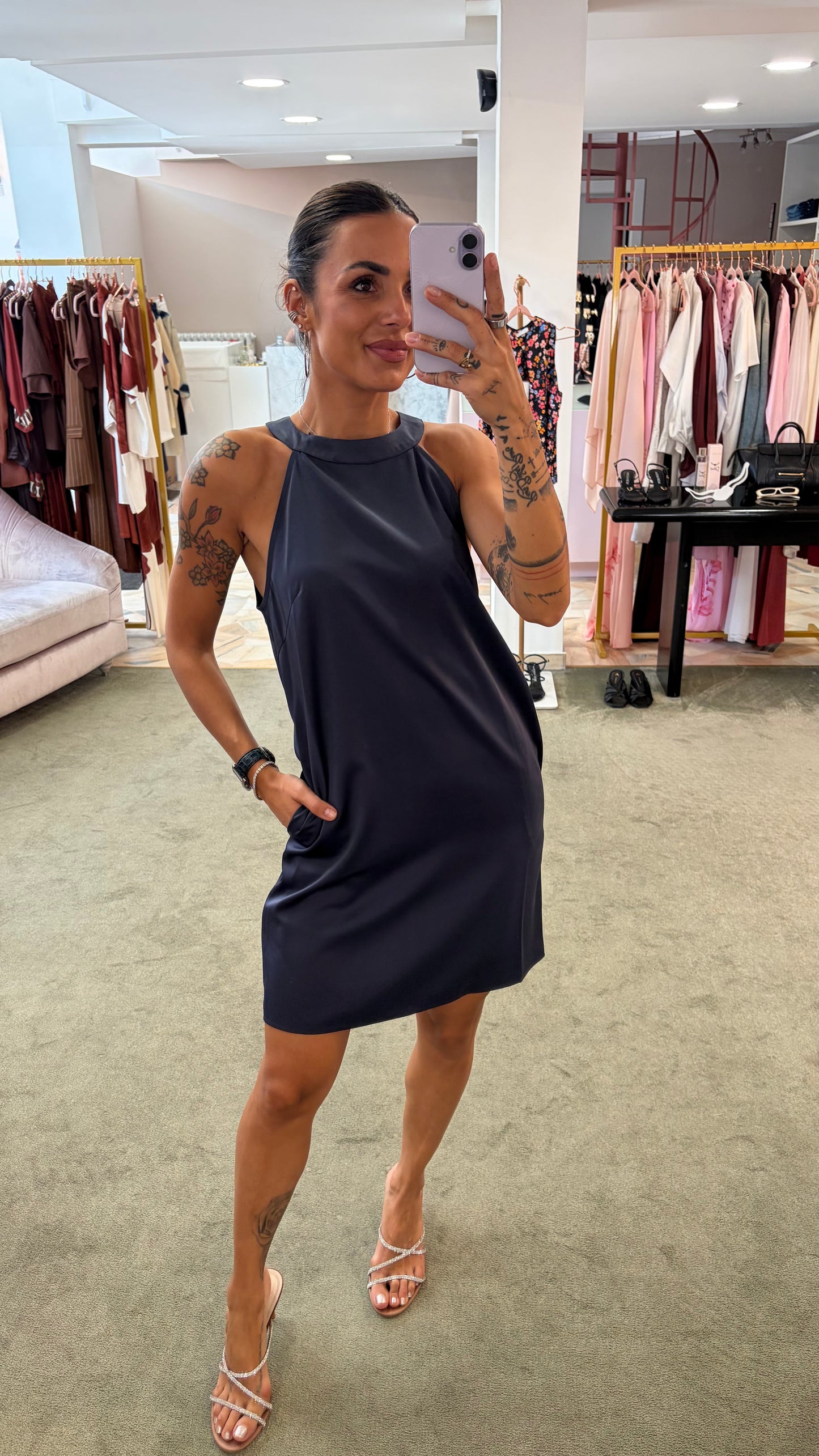 Abito corto blu notte scollo all'americana in satin ay