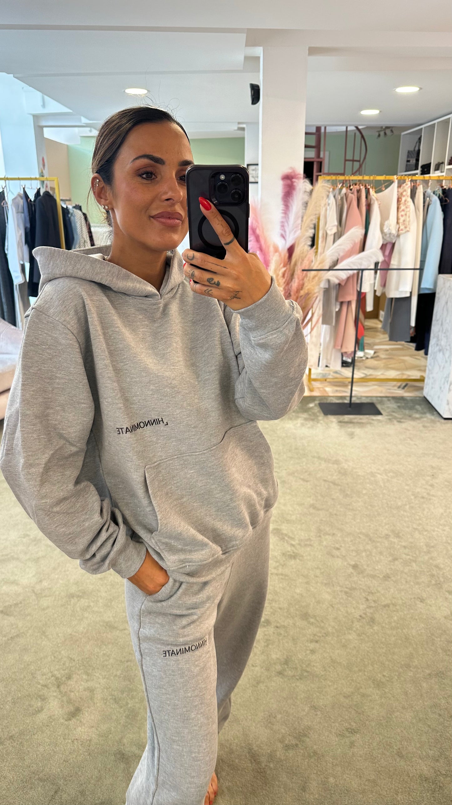 Joggers grigi hinnominate