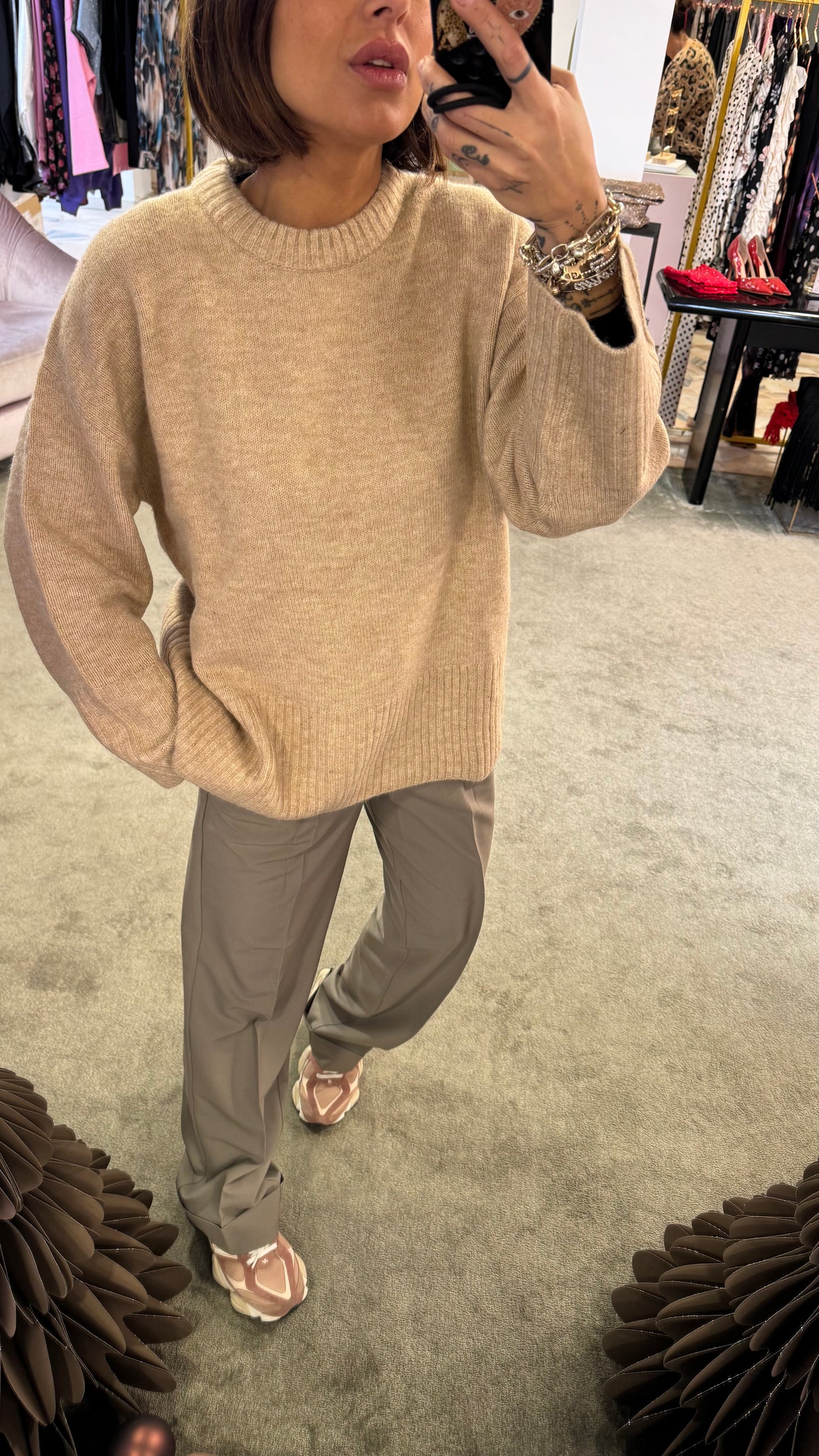 Maglione cammello melange girocollo spacco dietro