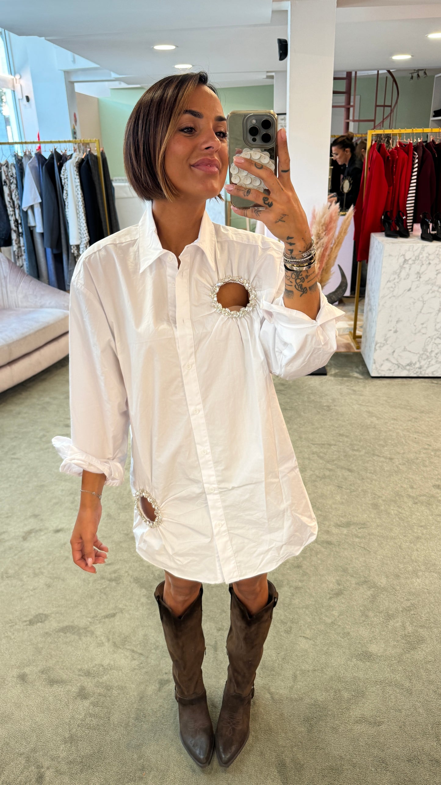 Camicia over bianca cut out cristalli