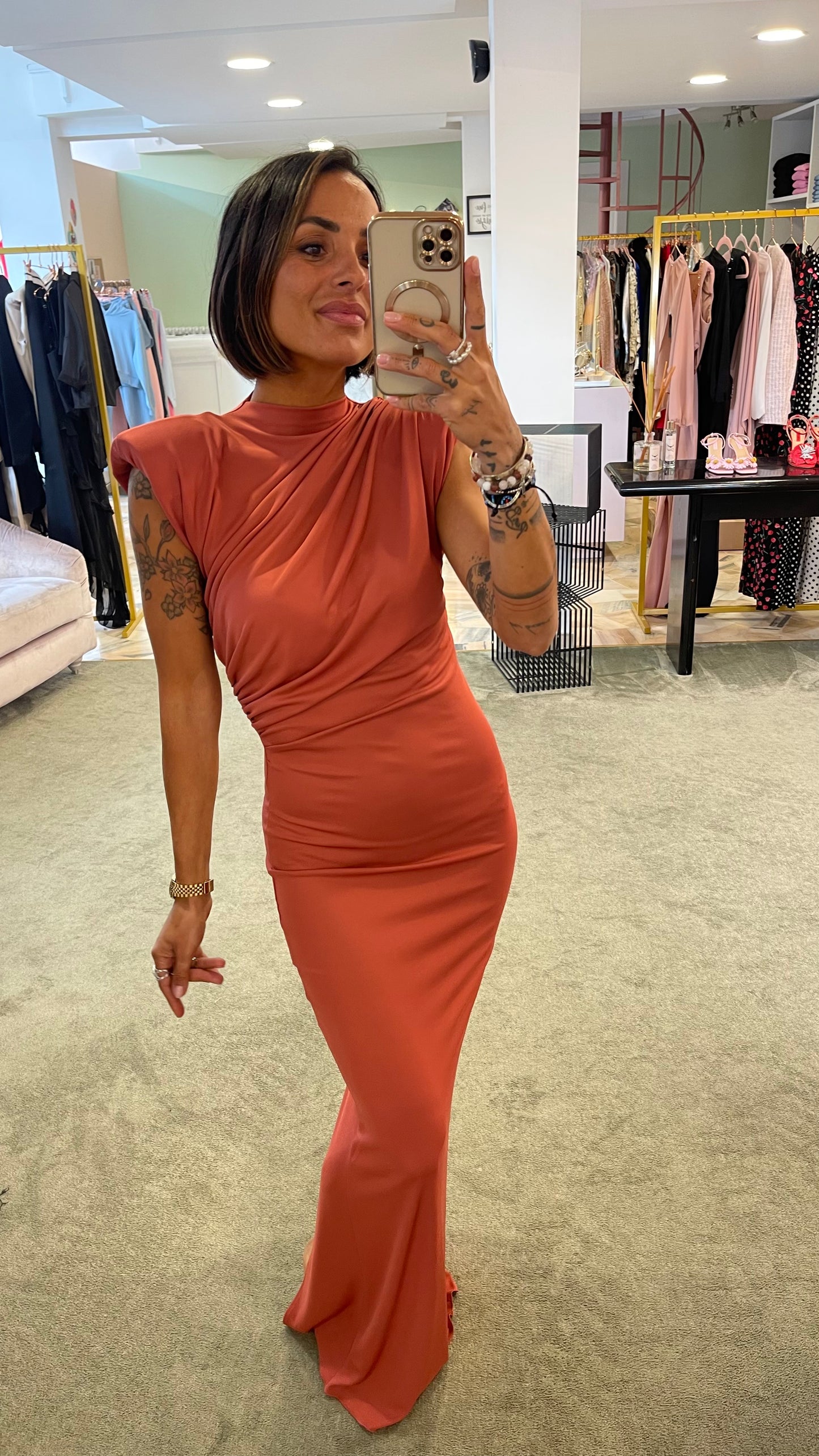 Abito lungo rosa blush con spallotte e arricciature ks