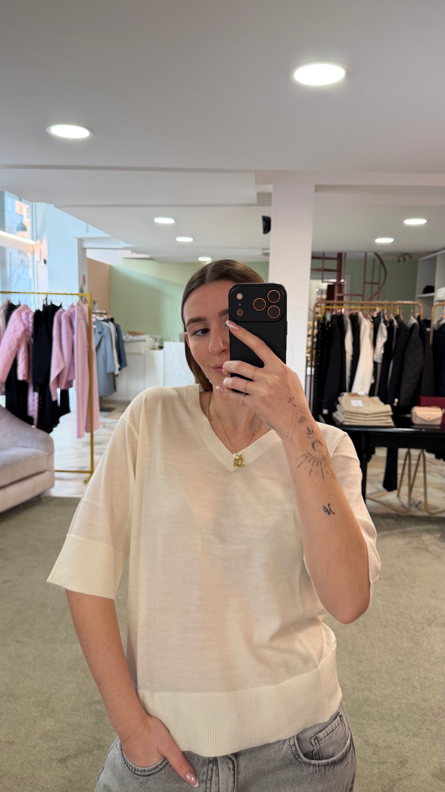 Maglione bianco burro scollo a v mezza manica in lana sl