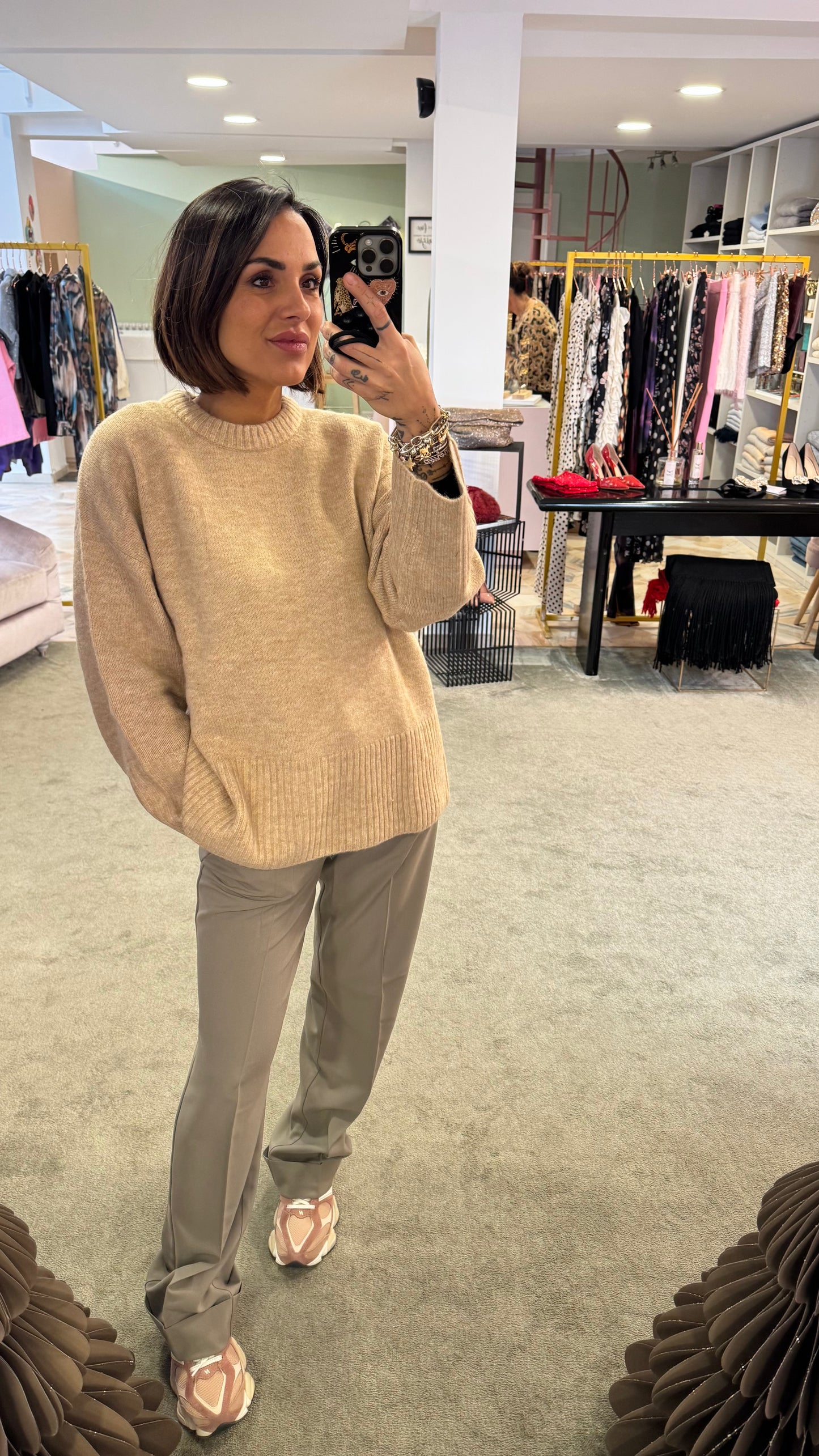 Maglione cammello melange girocollo spacco dietro