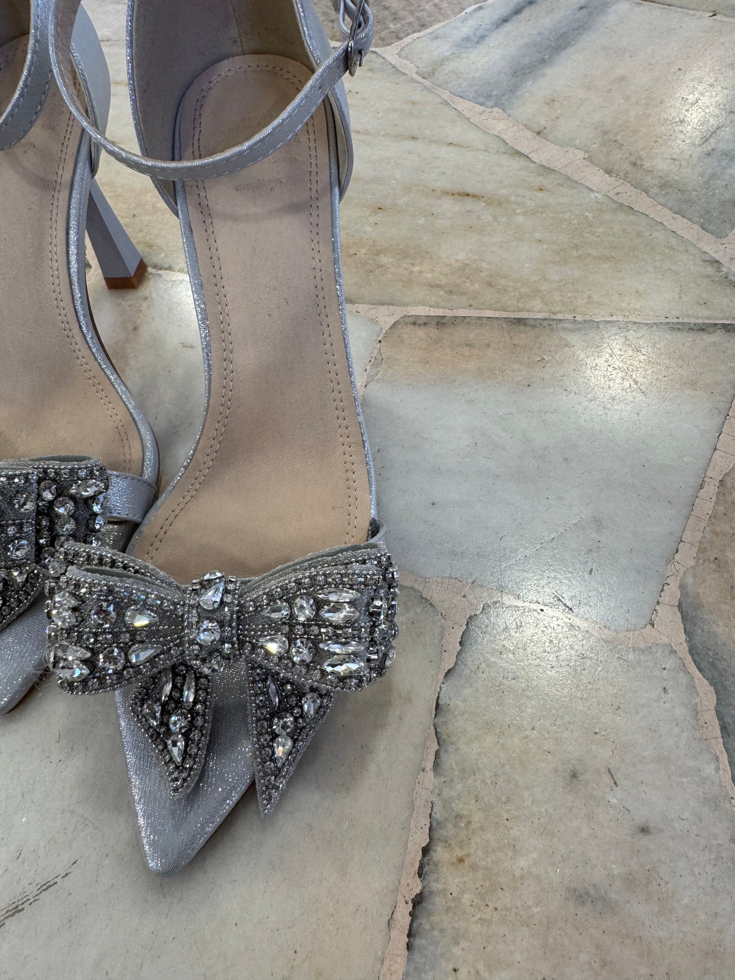 Sandalo cinderella argento con fiocco