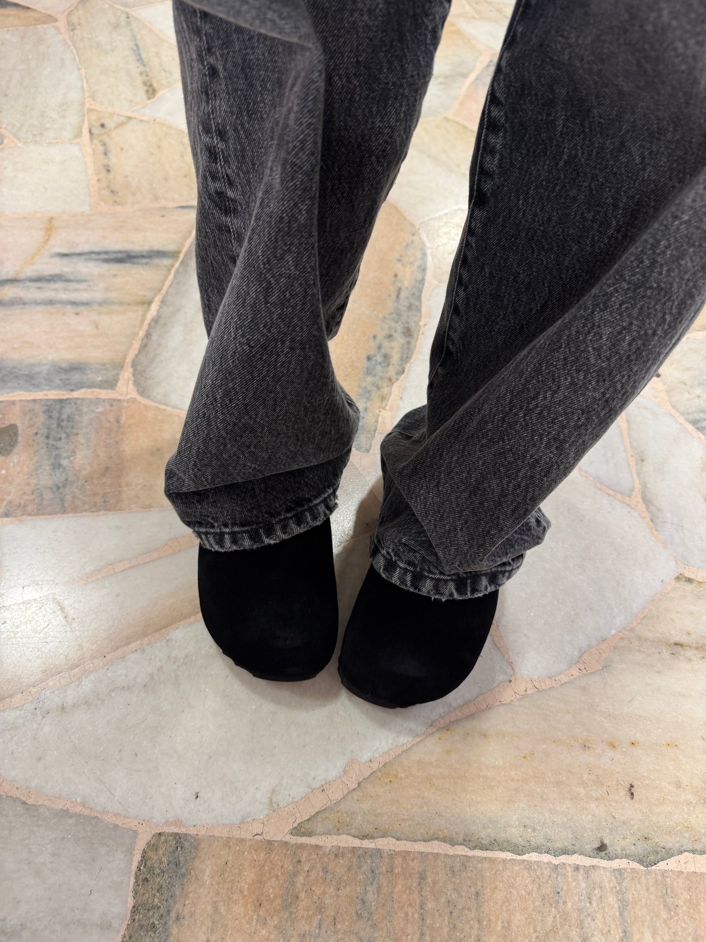 Slippers Boston  nero in pelle scamosciata con pelo
