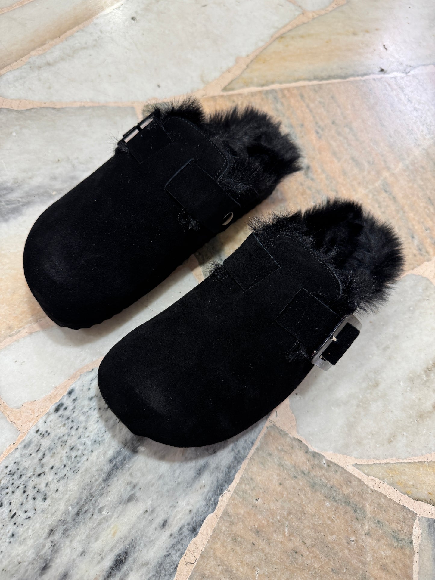 Slippers Boston  nero in pelle scamosciata con pelo