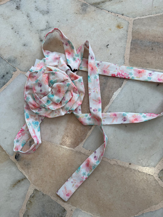 Nastro con rosa floreale