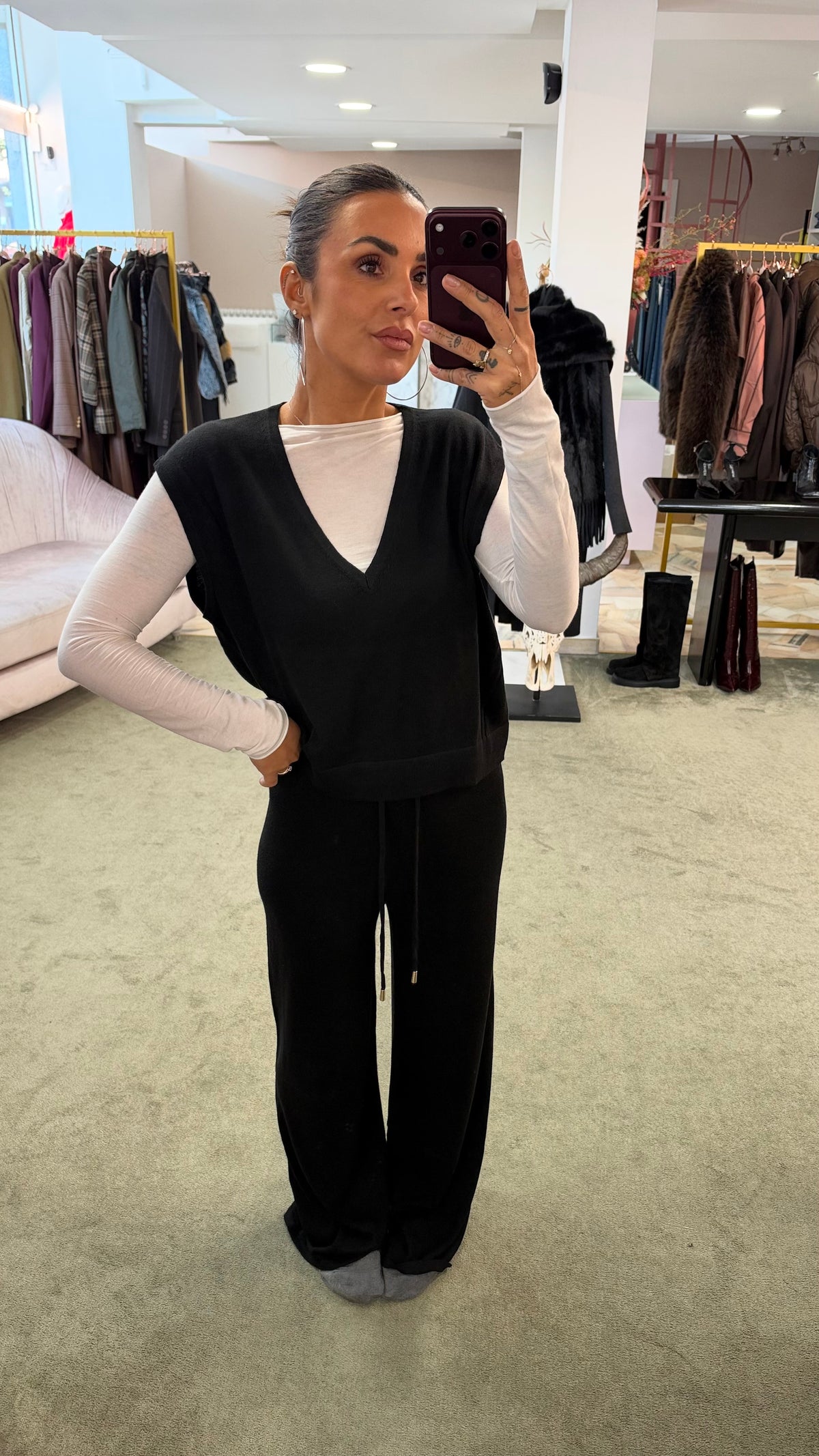 Gilet nero scollo a v smanicato ay