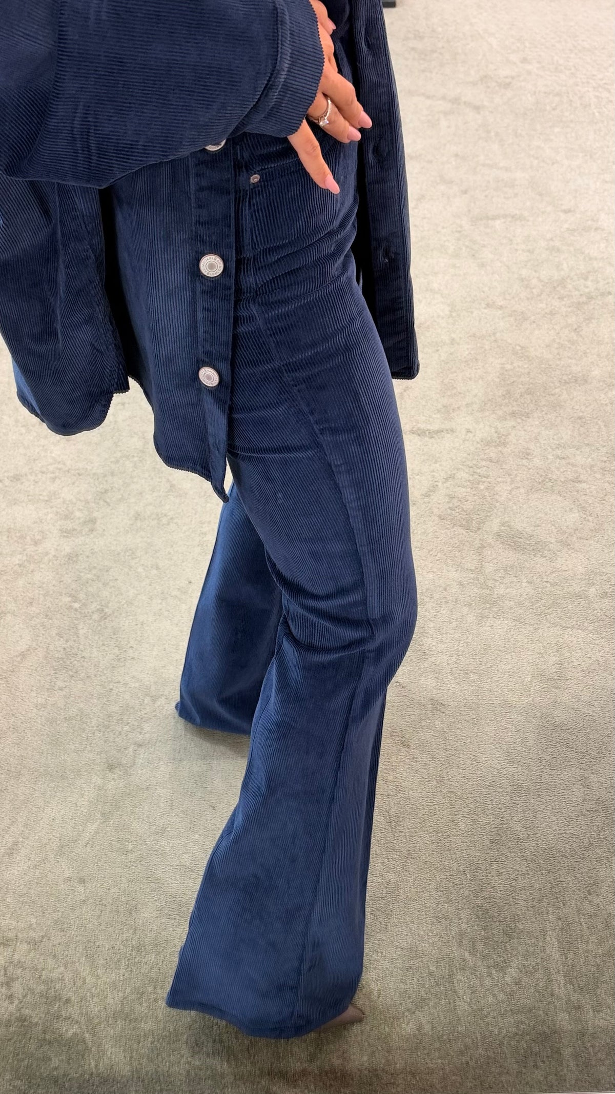 Pantaloni flare in velluto a costine fr