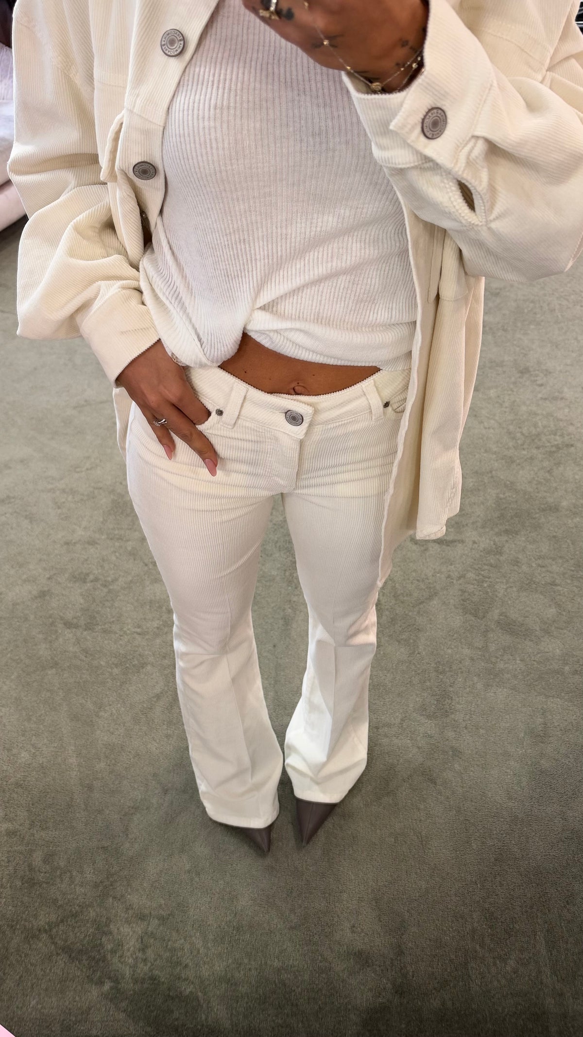 Pantaloni flare in velluto a costine fr