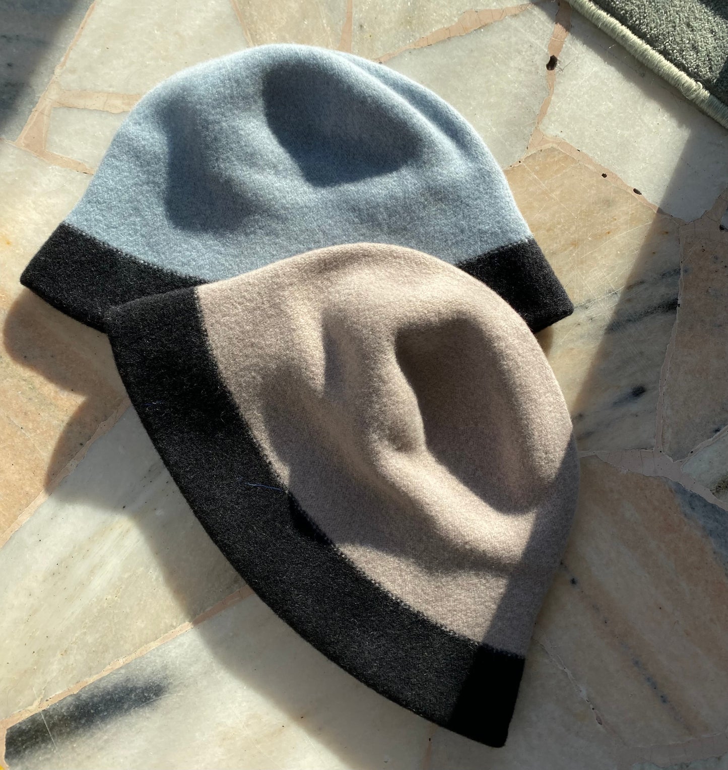 Cappello cloche bicolor